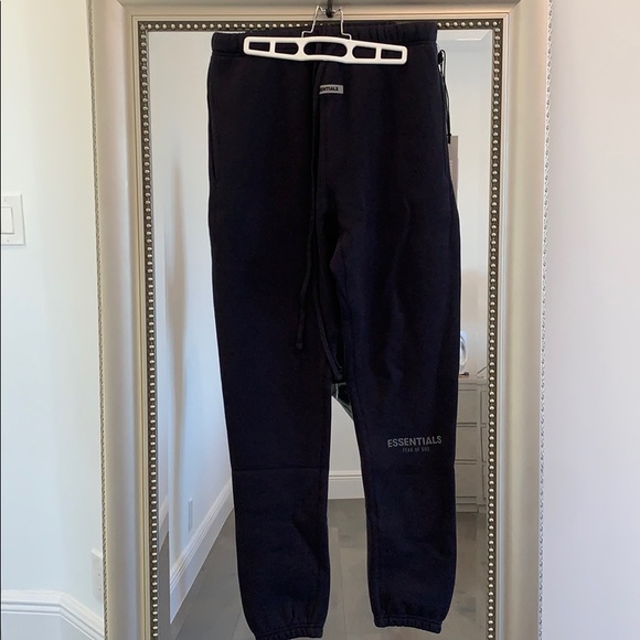 ESSENTIALS x Fear of God Sweatpants in Dark Navy - Picture 1 of 4